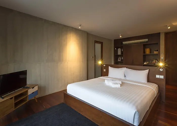 Into The Forest Hotel 3*